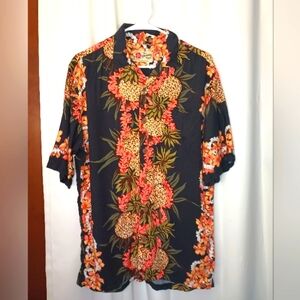 Hilo Hattie Mens Hawaiian Shirt Medium Pineapple Floral Resort Tropical Vacation
